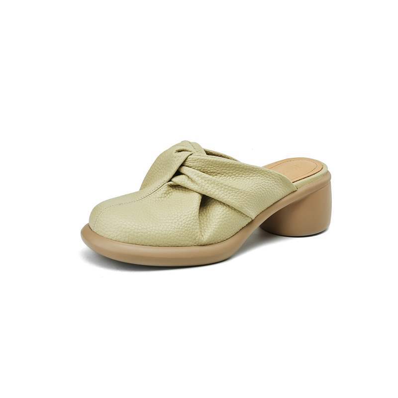 Gentle and soft textured twisted toe box mid-heel mule sandals